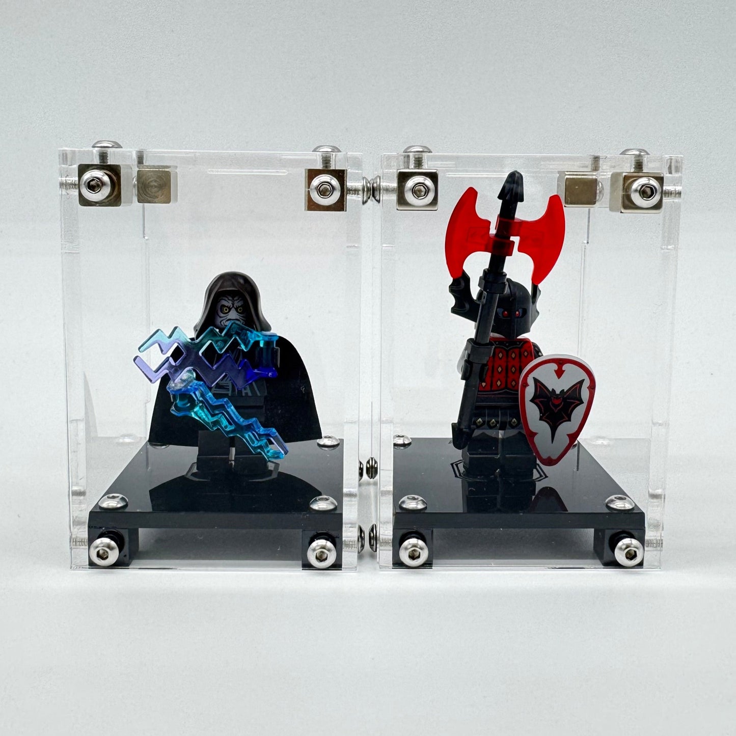 Single lego minifigure display case for collectors featurnig LEGO CMF minifigure