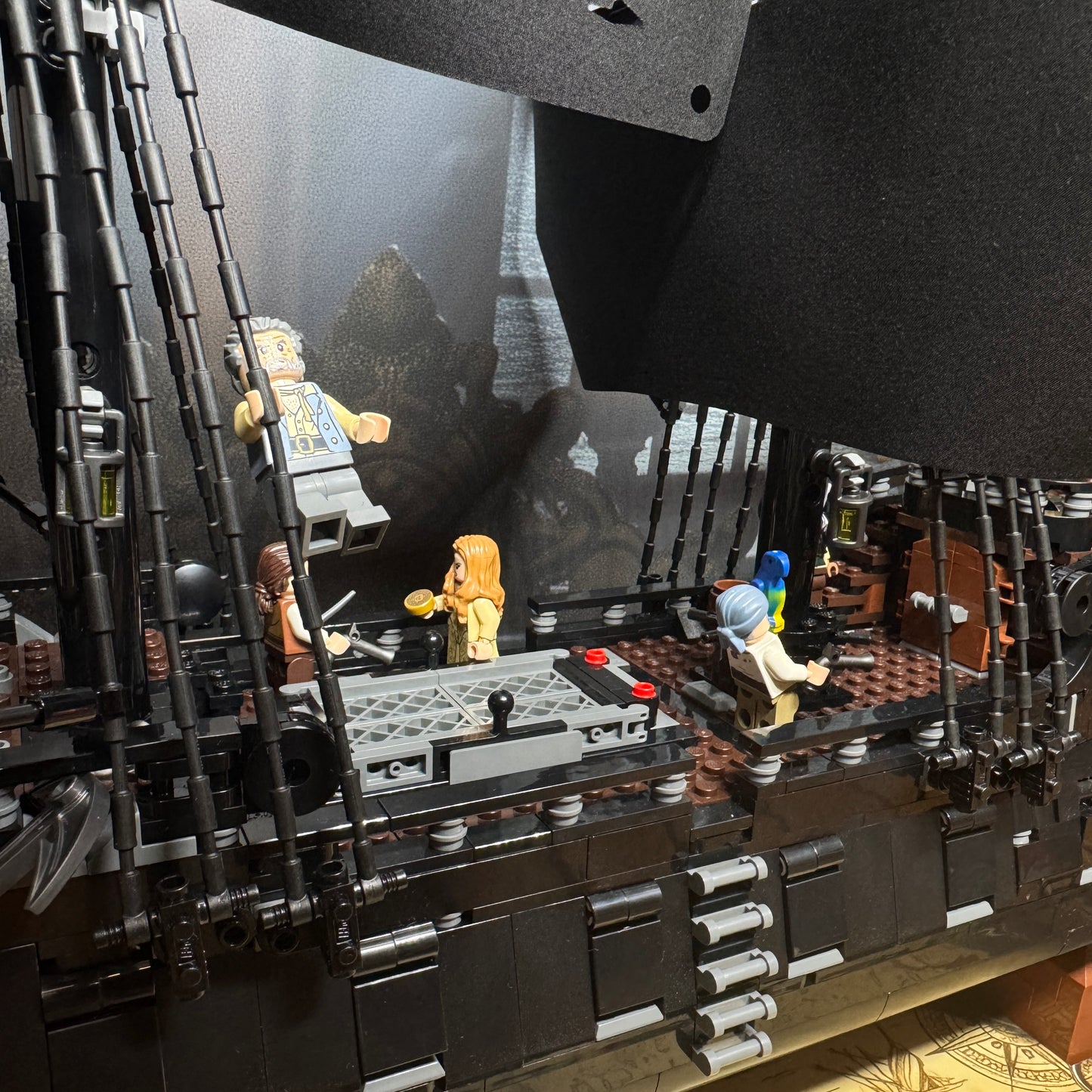 LEGO DIsplay case for lego black Pearl